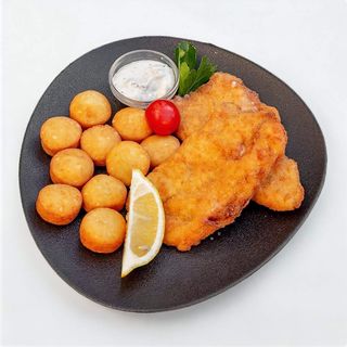 Odrezak "Zvončić" punjen šunkom i sirom s kroketima