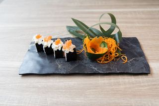 Hosomaki con Philadelphia e salmone - 4 pezzi