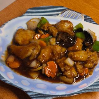 70. Pescado Con Salsa Sabrosa Estilo Asiático