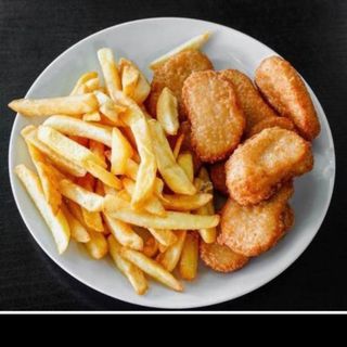 6 NUGGETS CON PATATA