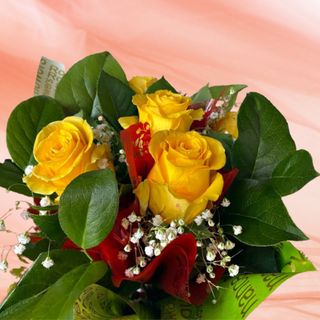 Buchet 5 trandafiri galbeni