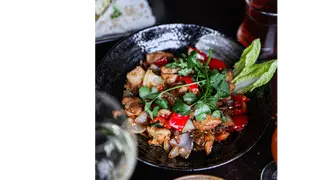 Đùi Gà Xào Sả Ớt