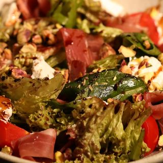 Салат з прошуто та сиром фета 240г