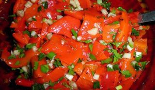 Салата печени чушки