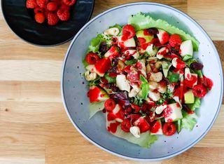 Salată petrina cu dressing zmeură