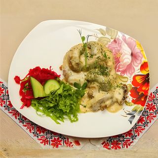 Свинина в сливочно-грибном соусе