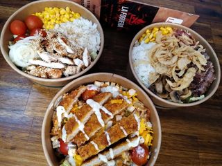 Ensalada Bowl De Pollo crujiente 