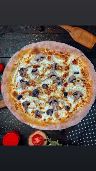 Pizza Polo e funghie Ø32cm