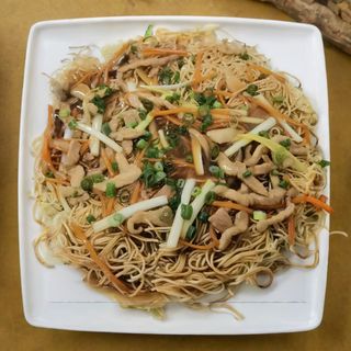 110A.spaghetti croccante pollo e verdure鸡丝盖炸面