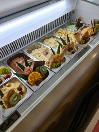 Party bucket mediu ( 500 grame inghetata asortata)