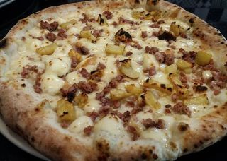 Patate al forno e salsiccia