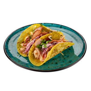Тако з куркою, шинкою та Халапеньо (240г)