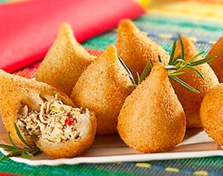 Coxinha (Porção com 6 unidades, tamanho médio)