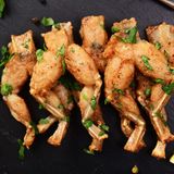 Жабешки бутчета с кромид лук