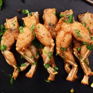 Жабешки бутчета с кромид лук