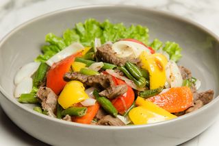 Говядина с овощами (250г)