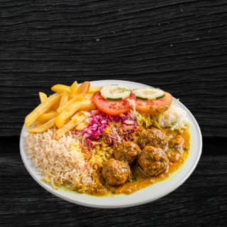 Albóndigas Con Arroz, Patatas Y Ensalada