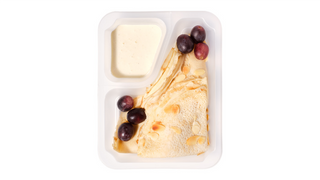 Naleśniki z waniliowym twarożkiem i pieczonymi jabłkami z cynamonem