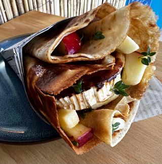 Crepe De Cabra Y Manzana