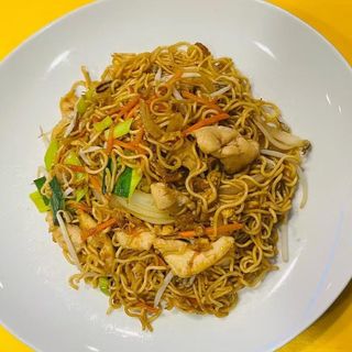 704 Yakisoba Frito Con Pollo