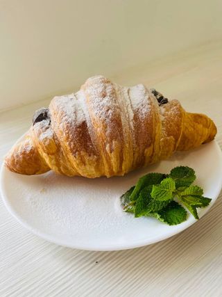 Круасан з шоколадом (100г)