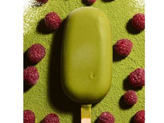 Матча-малина-юзу в шоколаді матча