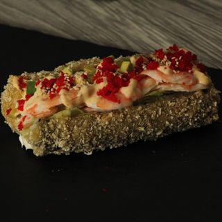 Хот дог з креветкою/250