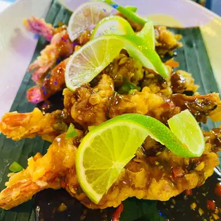 Camaroes with thai chilly lemon garlic sauce 