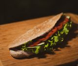 Sendvič sa šunkom i sirom