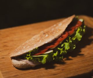 Sendvič sa šunkom i sirom