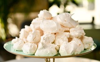 მერენგი თხილეულით