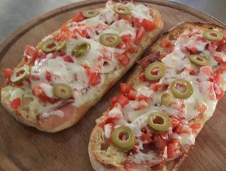 Brusketa sa pršutom