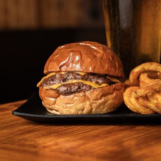 Classic Cheeseburger