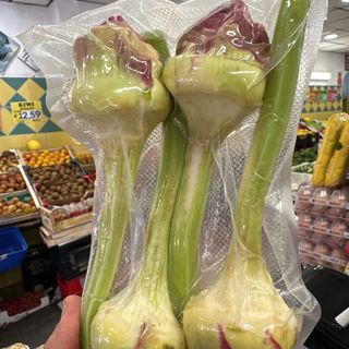 Carciofi  violetti puliti al pezzo