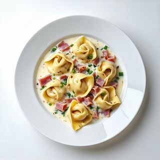 Tortellini panna e prosciutto