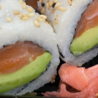 Rollos Salmón California (8 Pzs.)