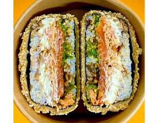 Суші бургер з лососем (400г)