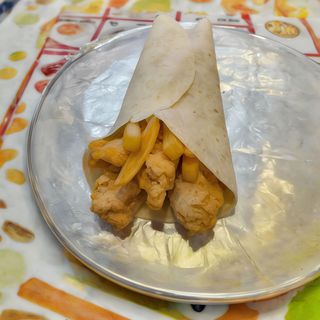 rollo de tirra Enslada y ptata dintro y salsa