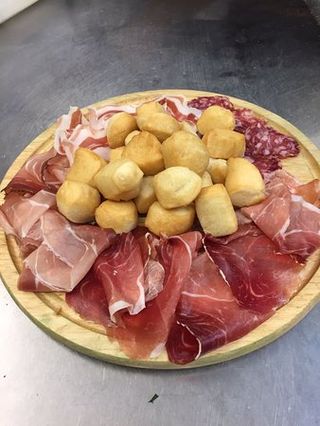 Gnocco fritto e affettati misti