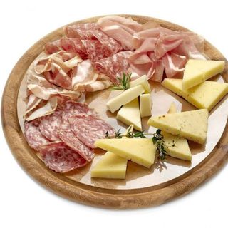 Плато от сирена и италиански колбаси (500г)