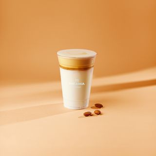 ცივი ფლეთ ვაითი ნუშით