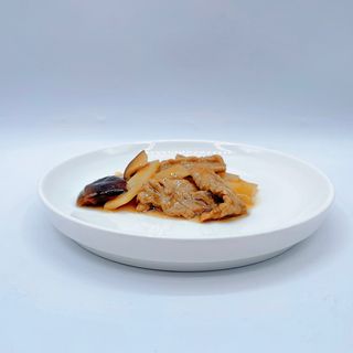 Vitello con bambu e funghi