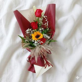 Ramo de Rosas Vertical com Girassol