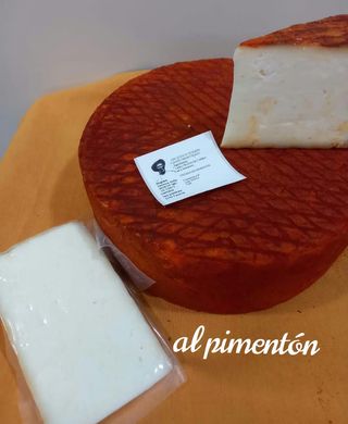 Porción Queso De Cabra Al Pimentón