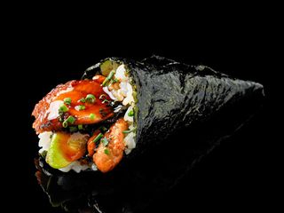 164 Temaki anguila y foie aguacate (1 ud.)