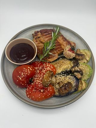 Steak de porc cu garnitură