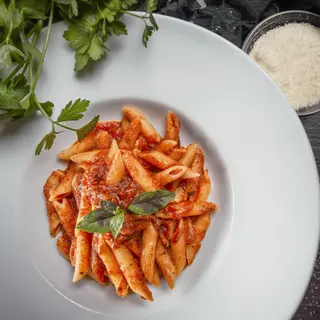 Penne al pomodoro cu pui