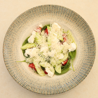 Салат овочевий з Пармезаном (250г)