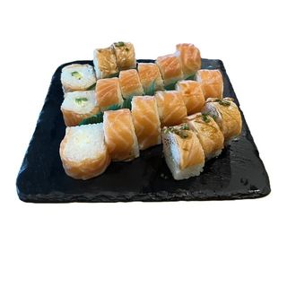 #1126- Rolo salmão (18 peças)