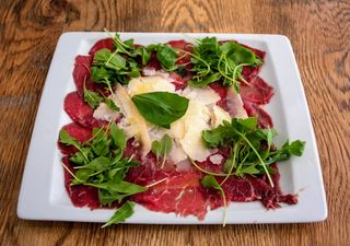 Di filetto di manzo con parmiggiano e rucola